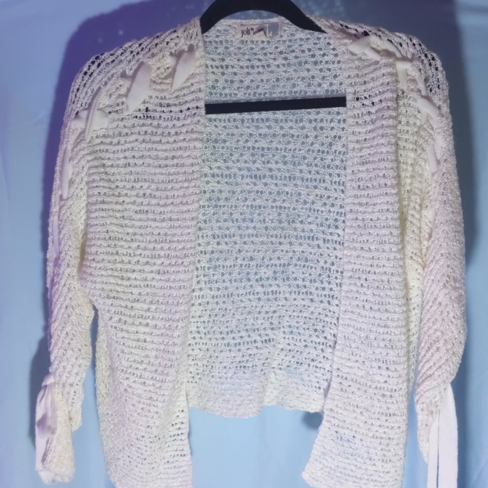 white loose sweater